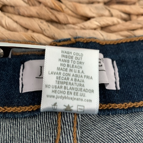 Judy Blue Handsand Relaxed Mid Rise Jean - Picture 14 of 15